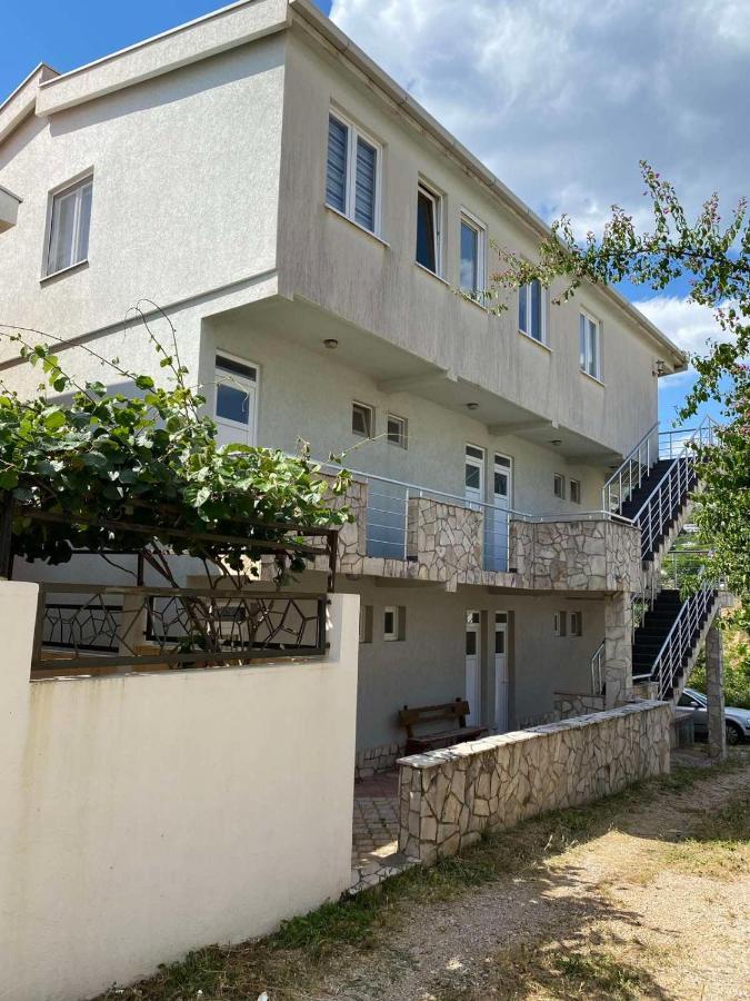 Apartments Vila Kurtagic Dobra Voda Dış mekan fotoğraf