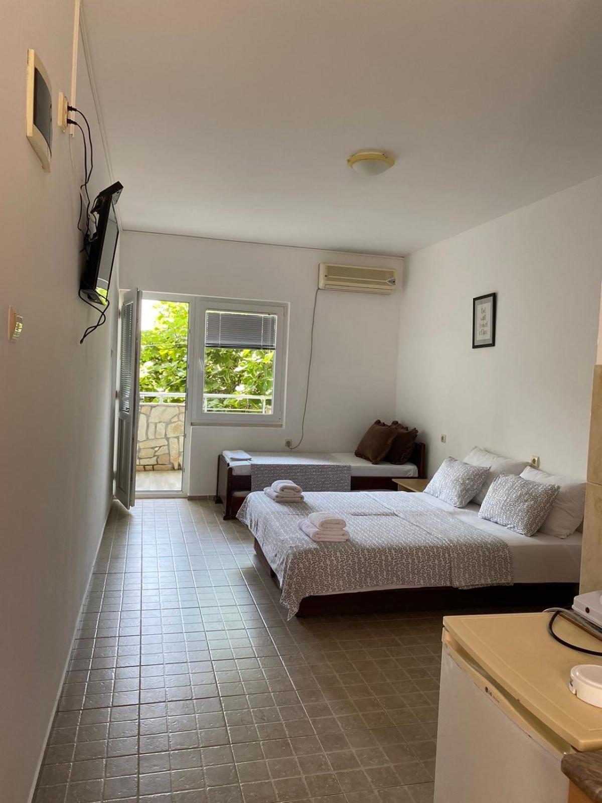 Apartments Vila Kurtagic Dobra Voda Dış mekan fotoğraf