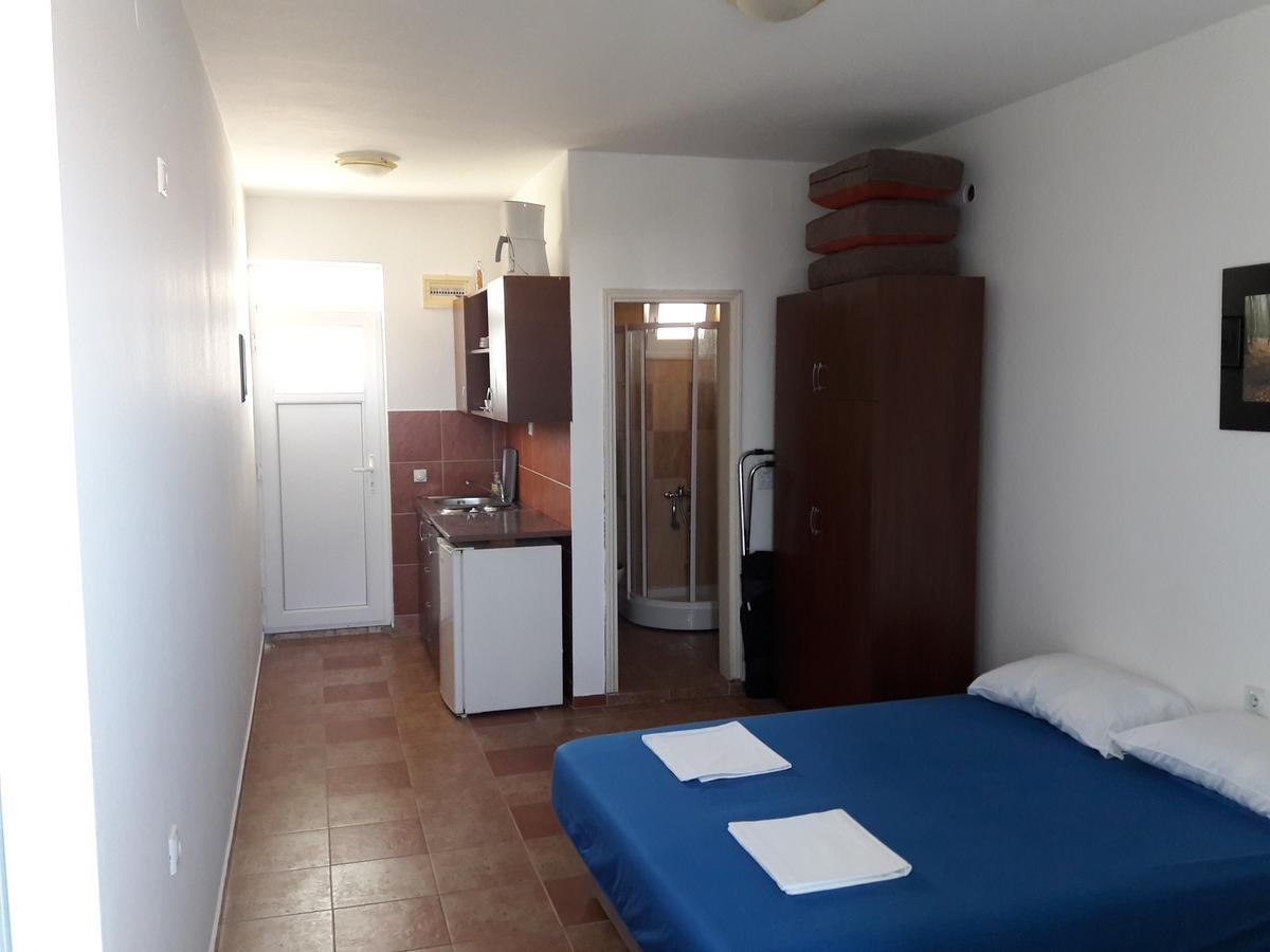 Apartments Vila Kurtagic Dobra Voda Dış mekan fotoğraf